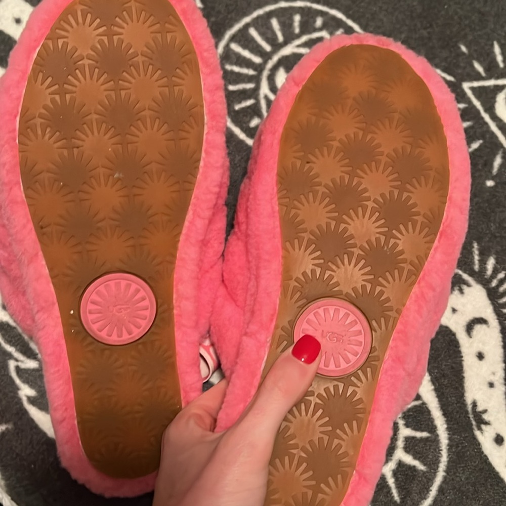 Ugg slippers - Picture 3 of 5